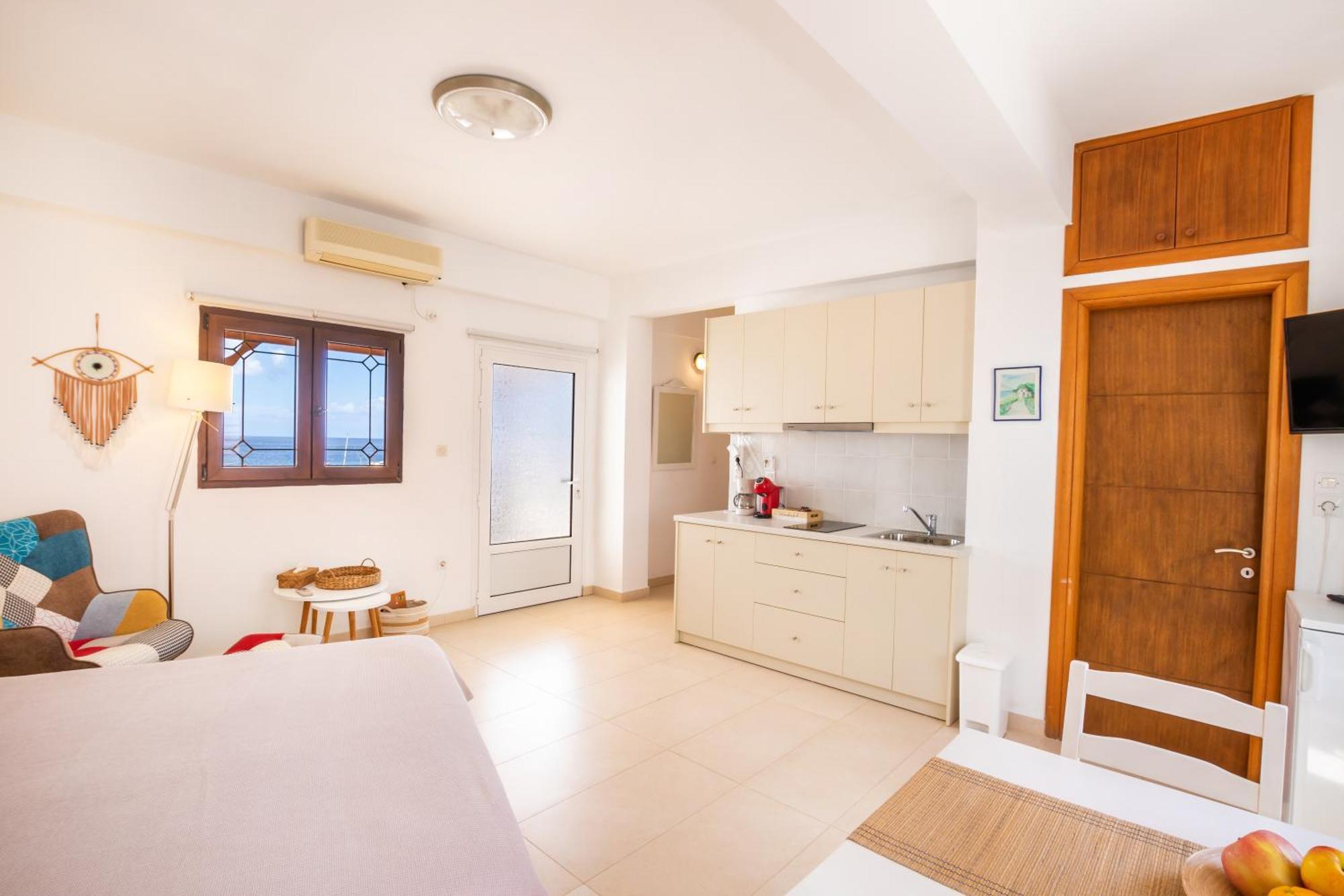 Mimis & Connie 2 Apartment Karpathos Town  Exterior photo